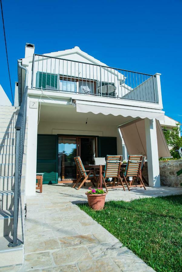 Summer House Mulac Nin Exterior foto